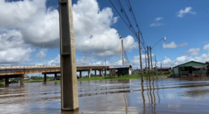 Enchente do Rio Juruá já afeta quatro bairros de Cruzeiro do Sul; não há desabrigados