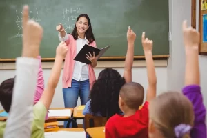 Projeto de lei quer incluir educação financeira no ensino básico das escolas