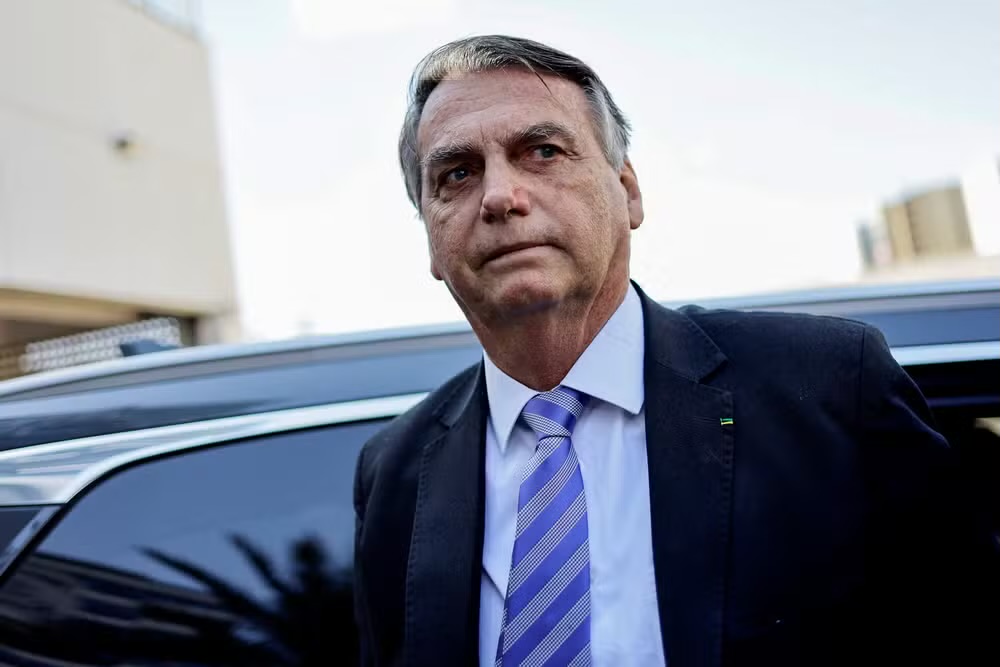 Bolsonaro diz que transferiu R$ 800 mil para os EUA por ter dúvidas sobre a política e economia do atual governo