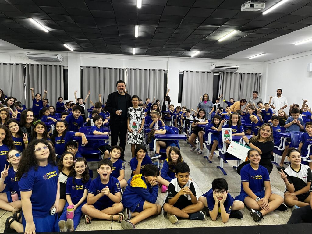 Projeto nas escolas:Crianças recebem palestra sobre mercado imobiliário com escritor Marcus Araújo